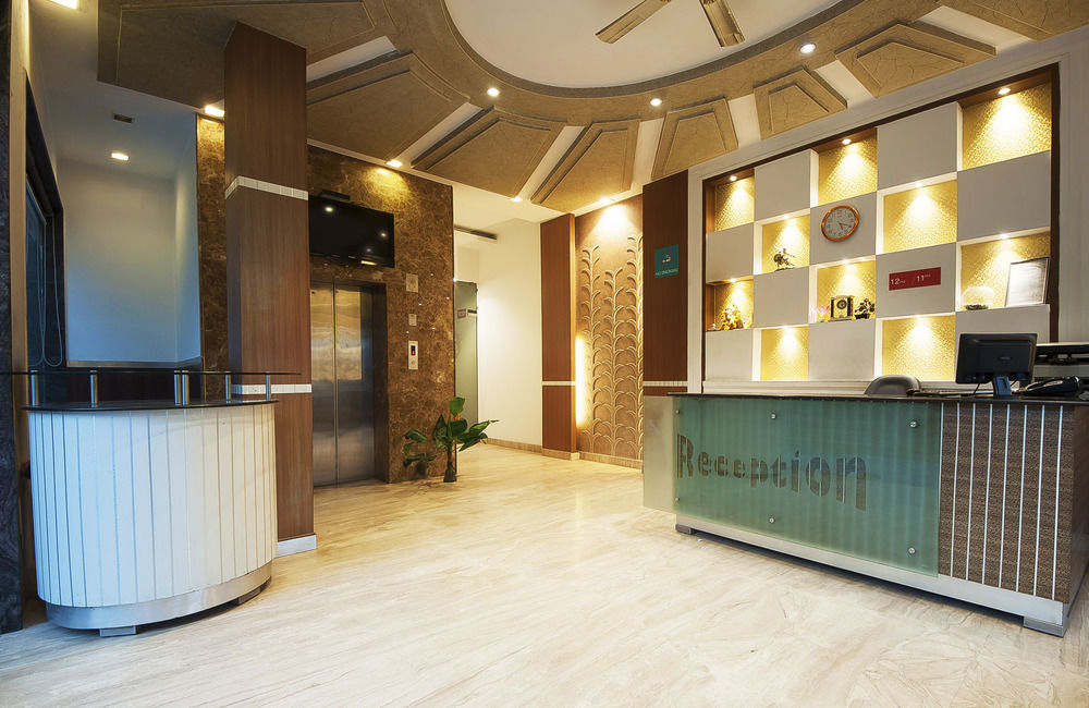 Golden Leaf Hotel New Delhi Exterior foto
