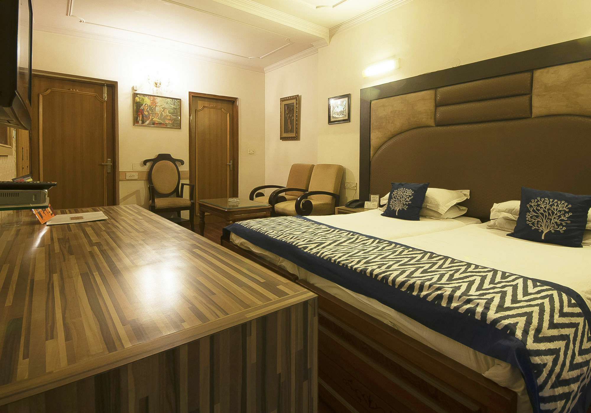 Golden Leaf Hotel New Delhi Exterior foto