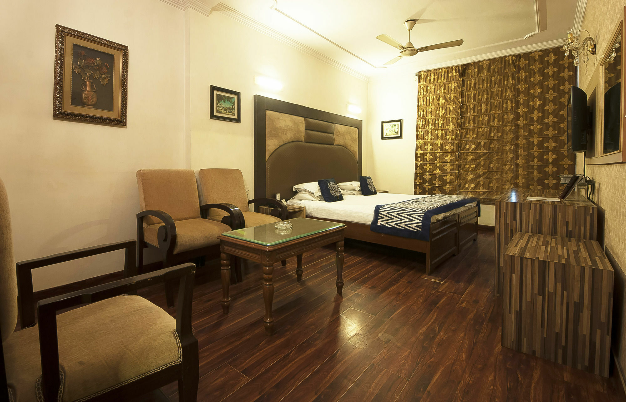 Golden Leaf Hotel New Delhi Exterior foto