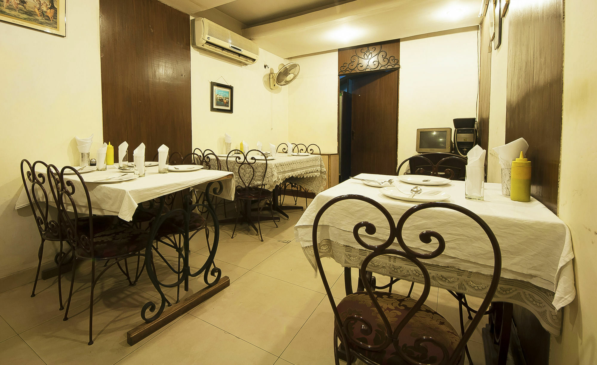 Golden Leaf Hotel New Delhi Exterior foto