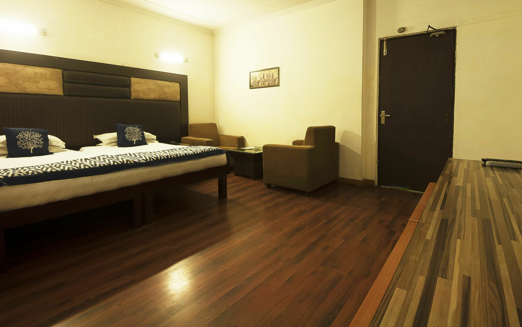 Golden Leaf Hotel New Delhi Exterior foto