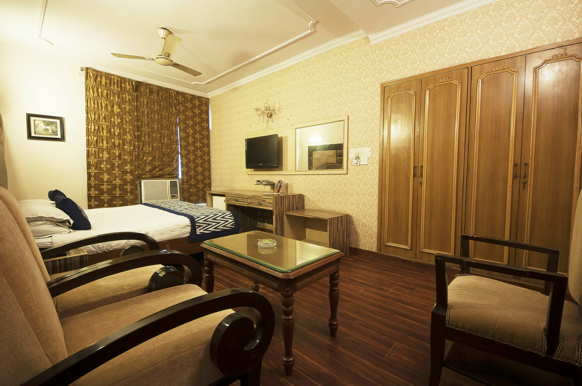 Golden Leaf Hotel New Delhi Exterior foto