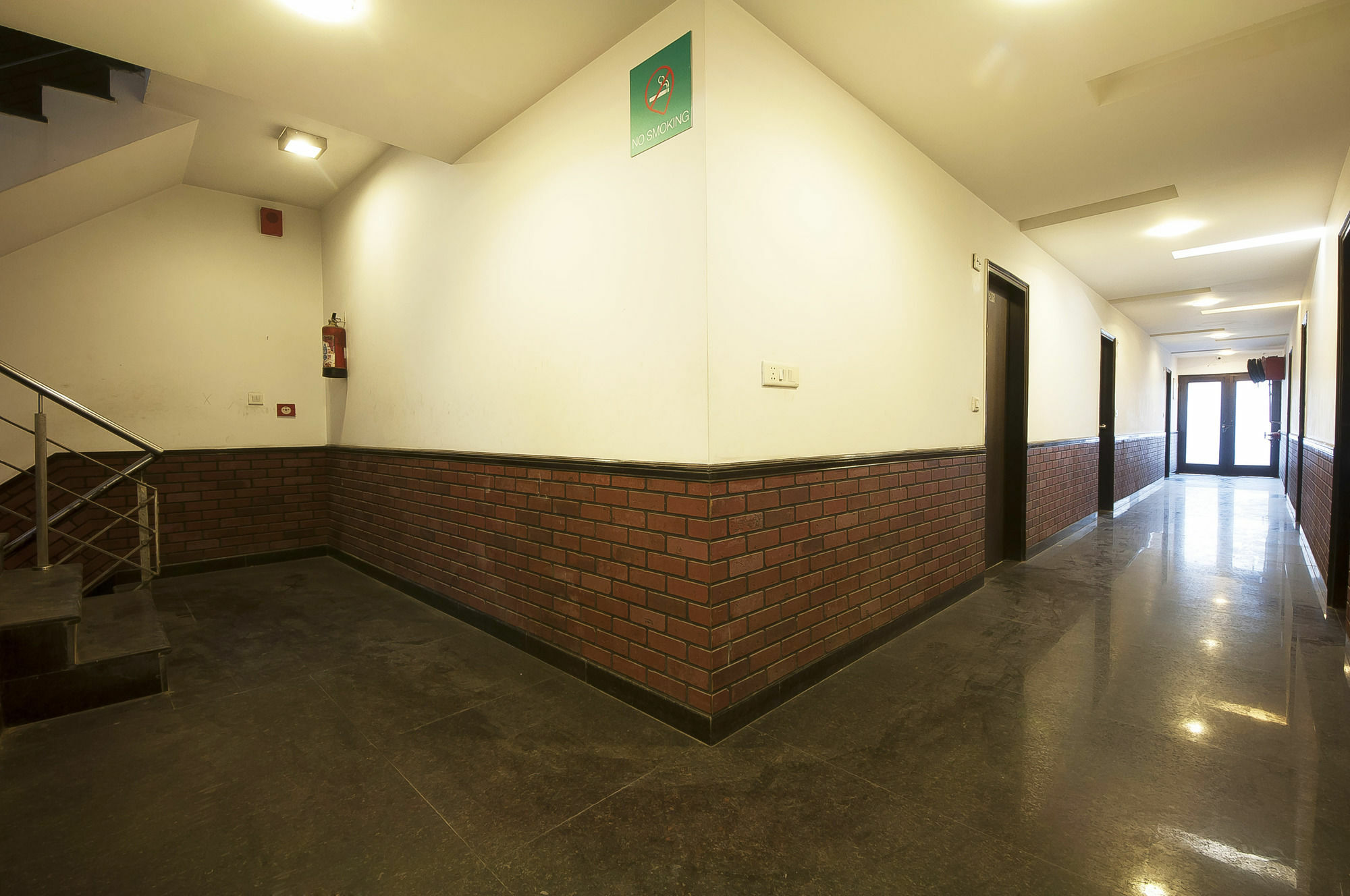 Golden Leaf Hotel New Delhi Exterior foto