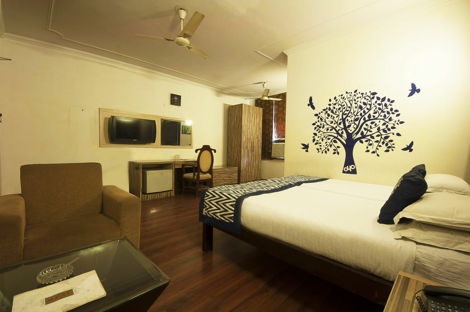 Golden Leaf Hotel New Delhi Exterior foto