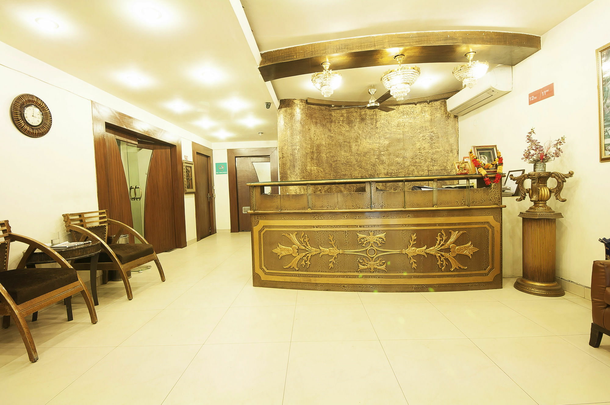 Golden Leaf Hotel New Delhi Exterior foto