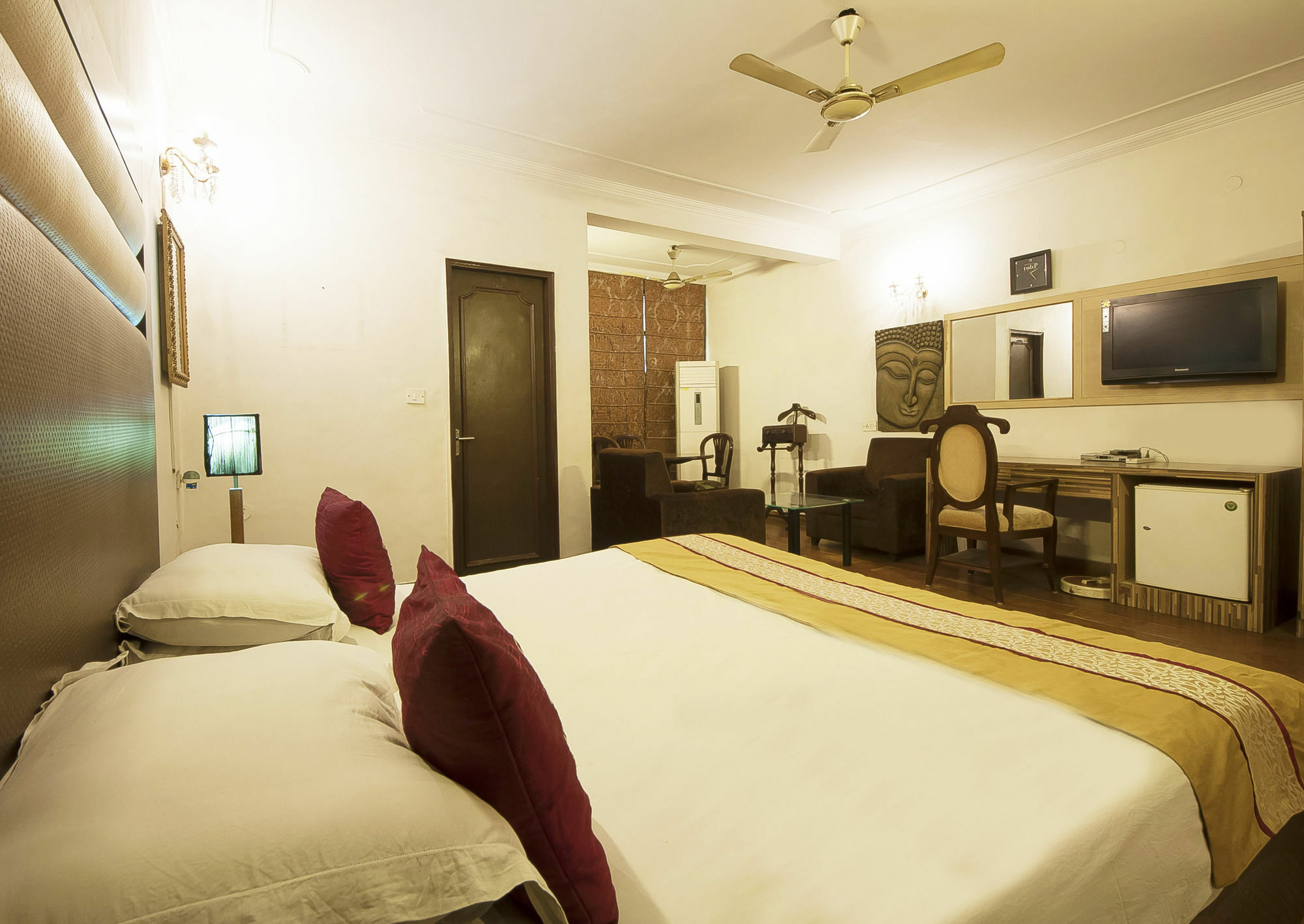 Golden Leaf Hotel New Delhi Exterior foto