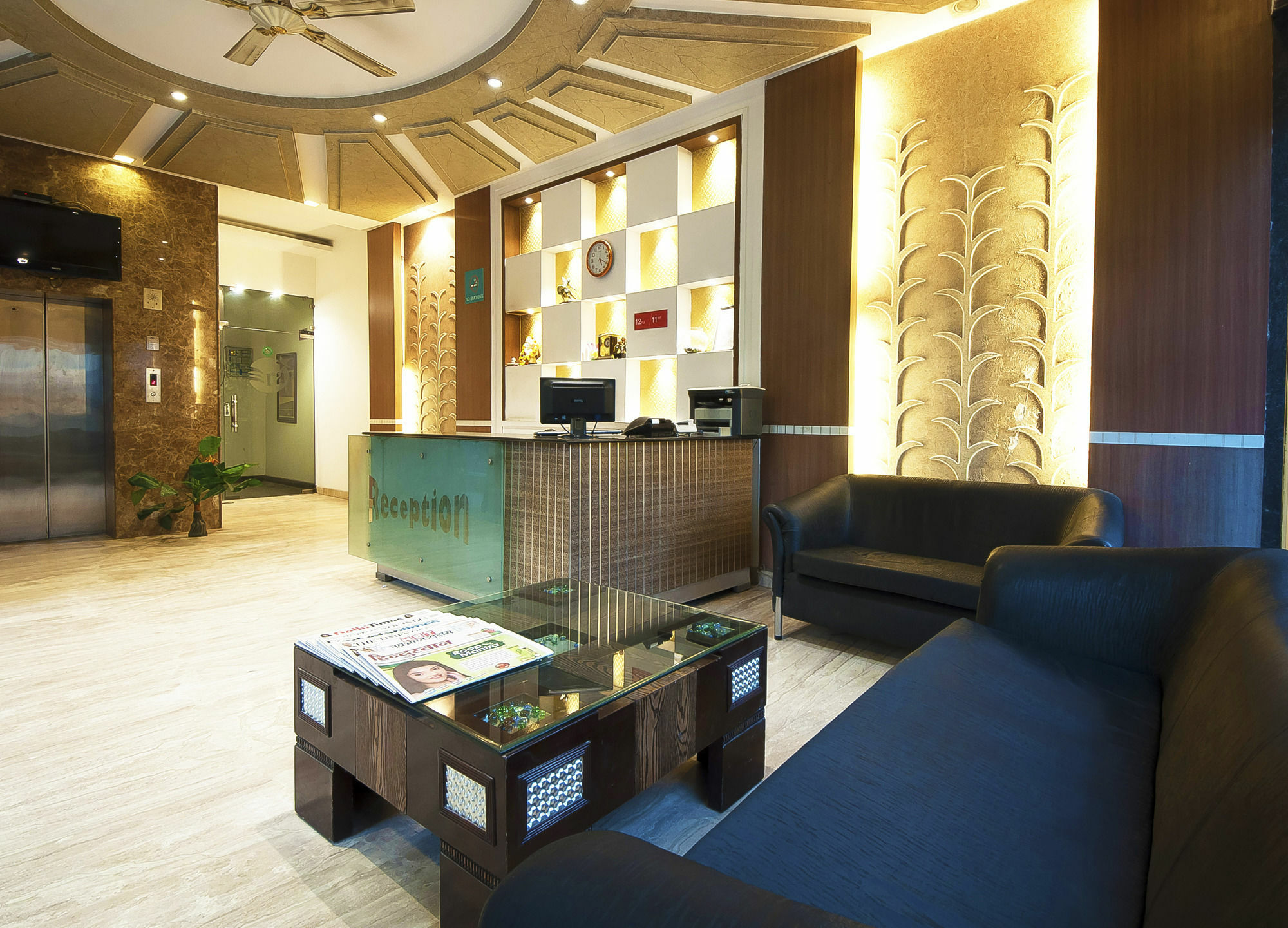 Golden Leaf Hotel New Delhi Exterior foto