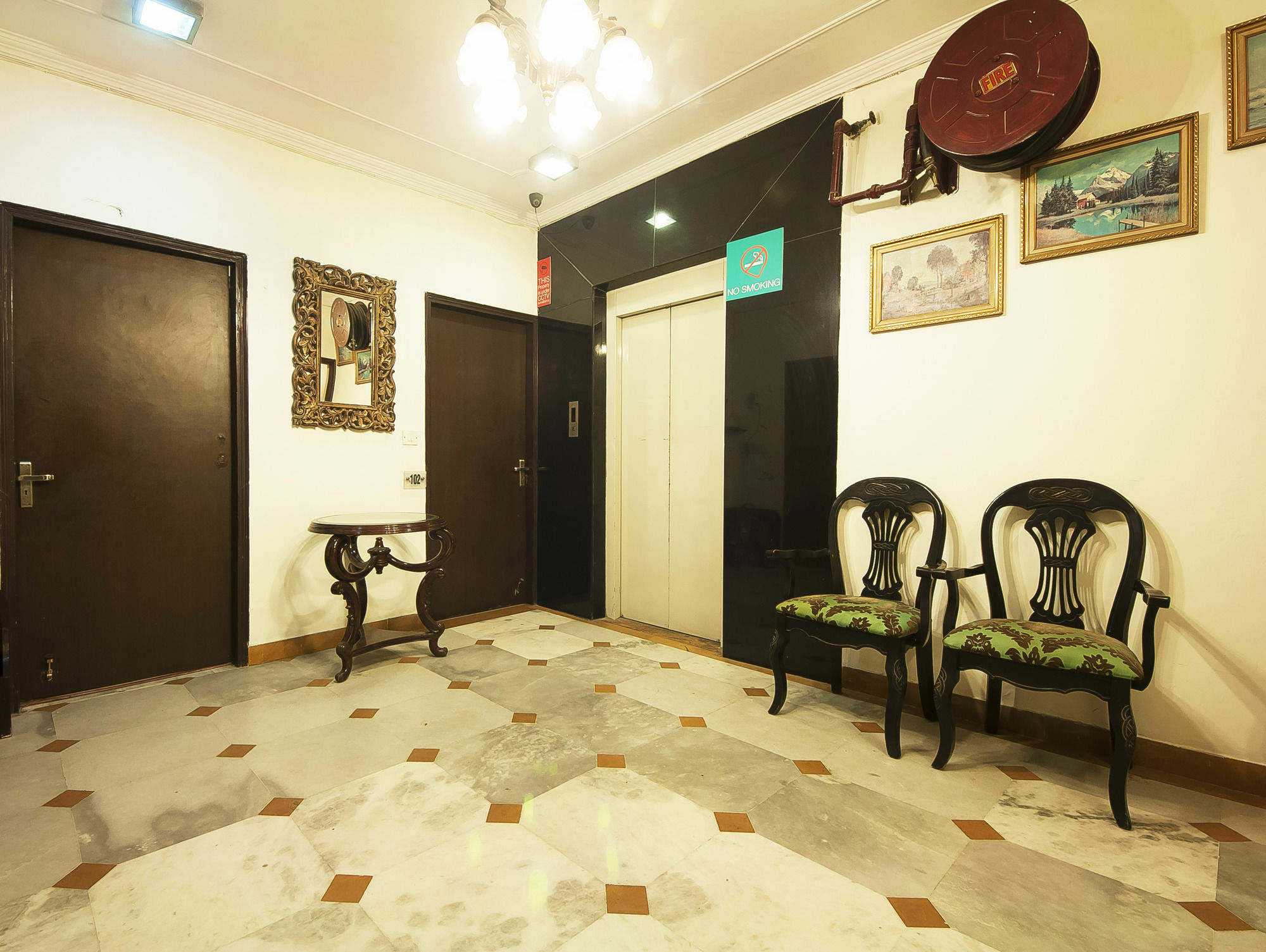 Golden Leaf Hotel New Delhi Exterior foto