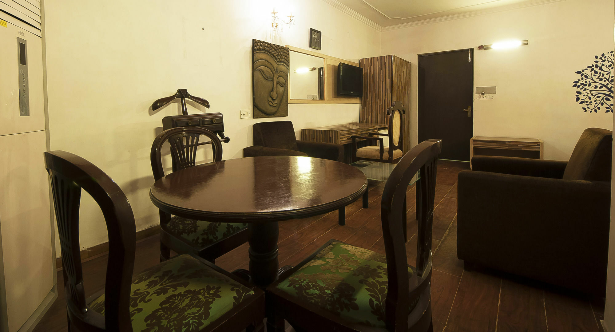 Golden Leaf Hotel New Delhi Exterior foto